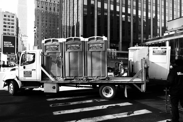 Best Porta potty rental near me  in Knoxville, IA